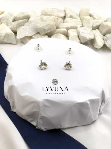 گوشواره شاخه گل با الماس