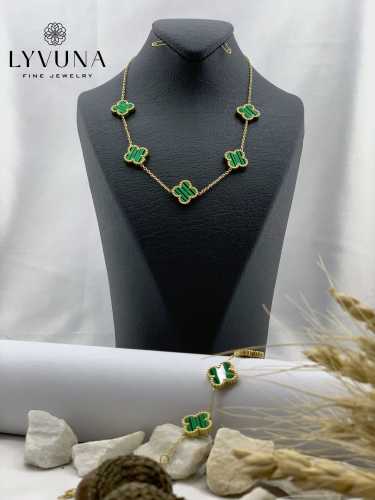 گردنبند طلایی ونکلیف رنگ سبز