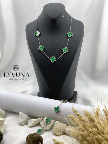 گردنبند نقره ای ونکلیف رنگ سبز